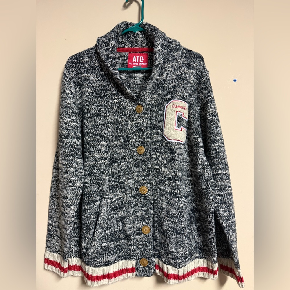 ATC ( All Things Canadian)
Buttoned Cardiagn Sweater 
Size S ( oversized)